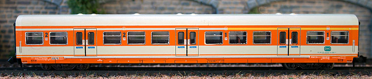 S-Bahn-Wagen 1./2. Klasse fra Minitrix